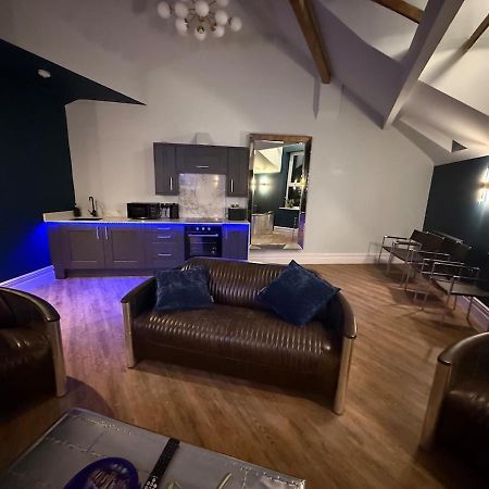 Apartamento The Loft At One Luxury Penthouse Wigan Exterior foto